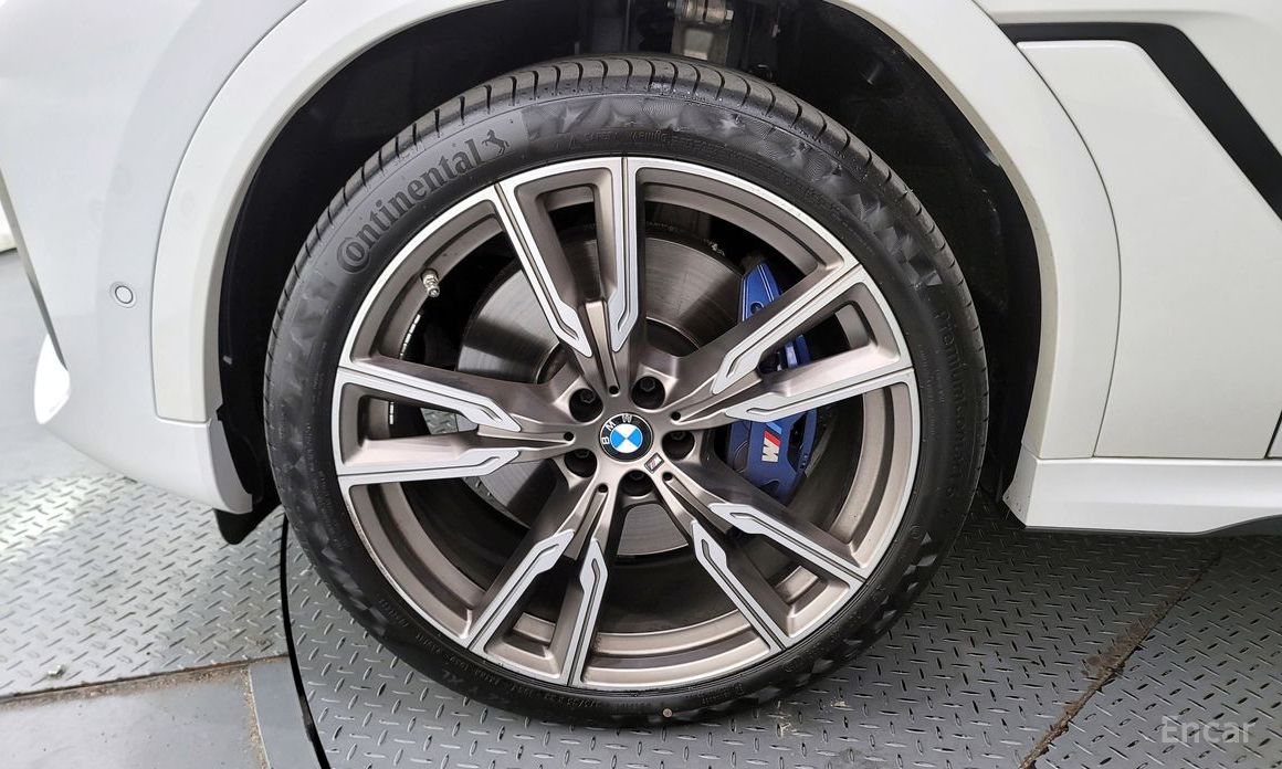 BMW X6 (G06)M50i  6