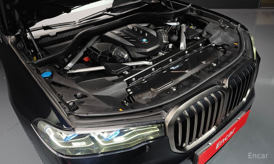 BMW X7 (G07)M50i 6 seater  4