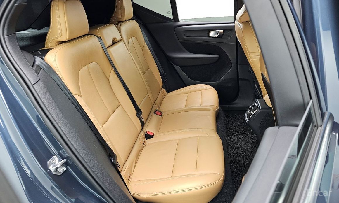 Volvo XC40B4 Inspiration  13