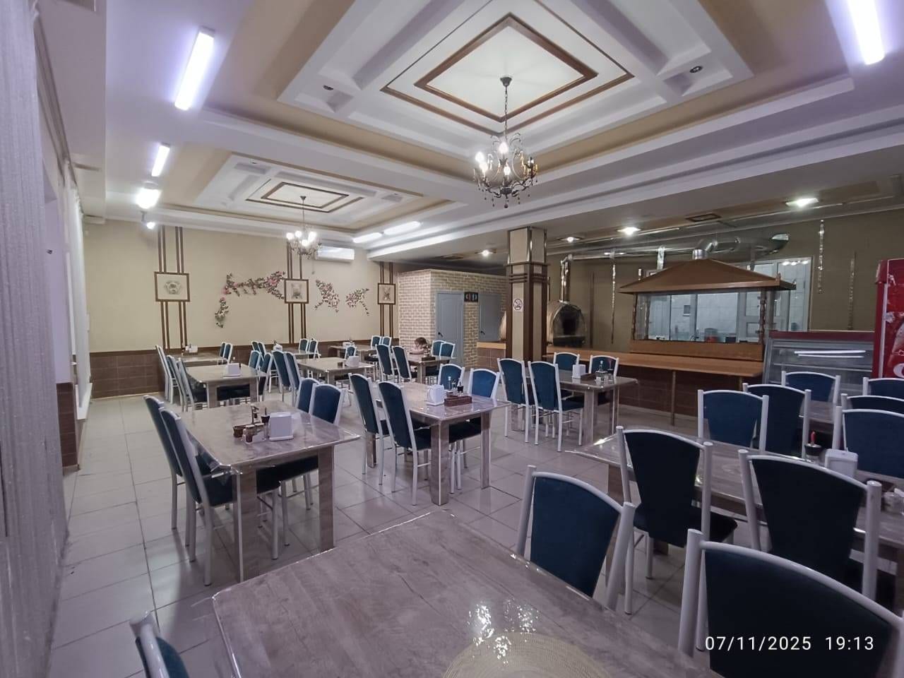 Продам столы и стулья для кафе/ресторана — 12 столов + 48 стульев: фото 2