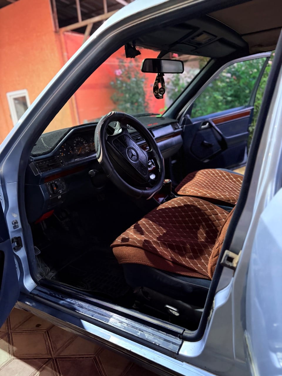 Продаю Mercedes-Benz W124 (универсал), состояние хорошее: фото 4