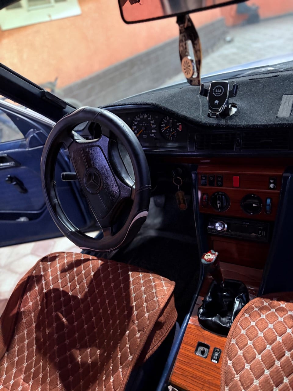 Продаю Mercedes-Benz W124 (универсал), состояние хорошее: фото 2