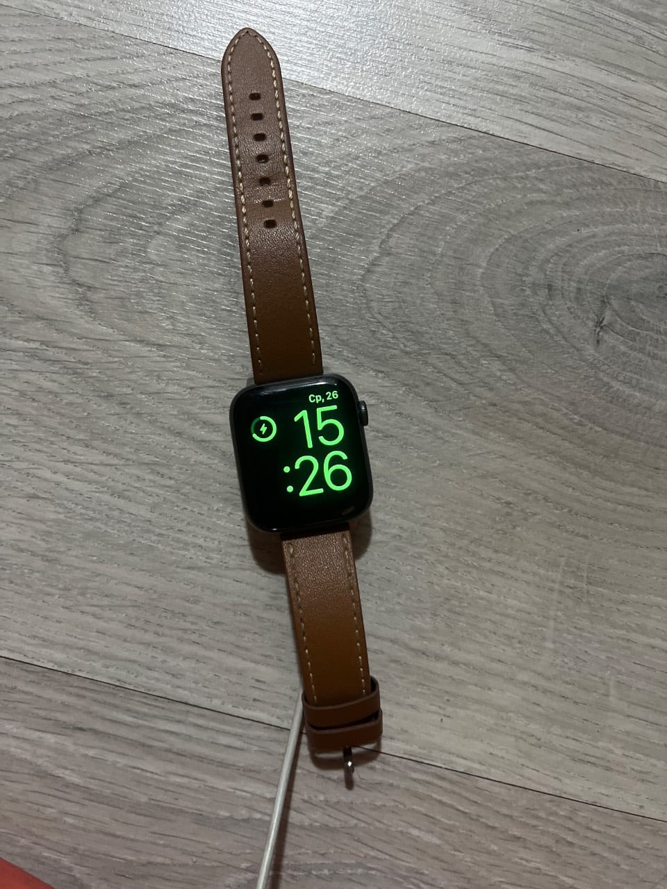 Apple Watch 5 серия 44мм с кожаным ремешком: фото 2