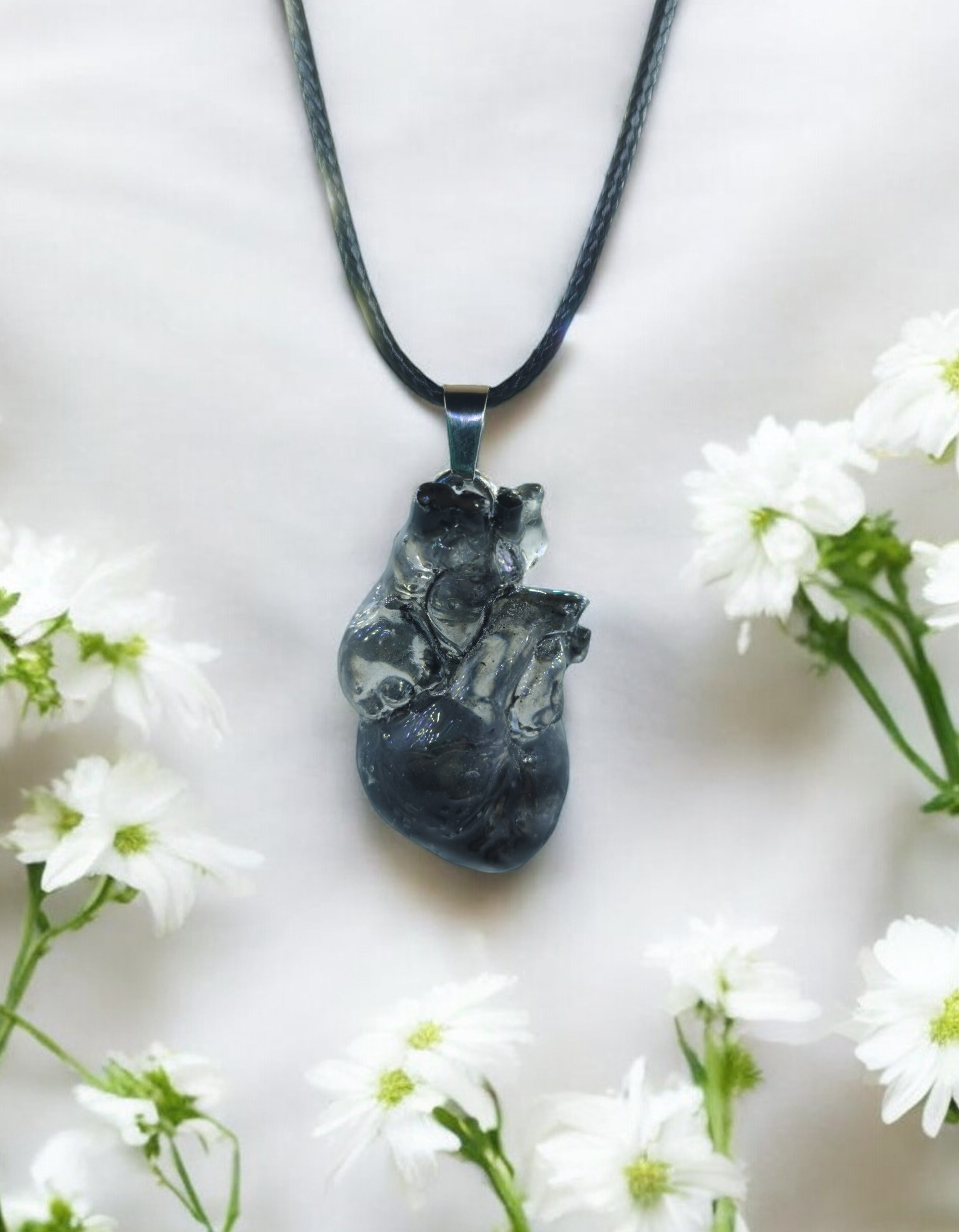 Чёрное анатомическое сердце