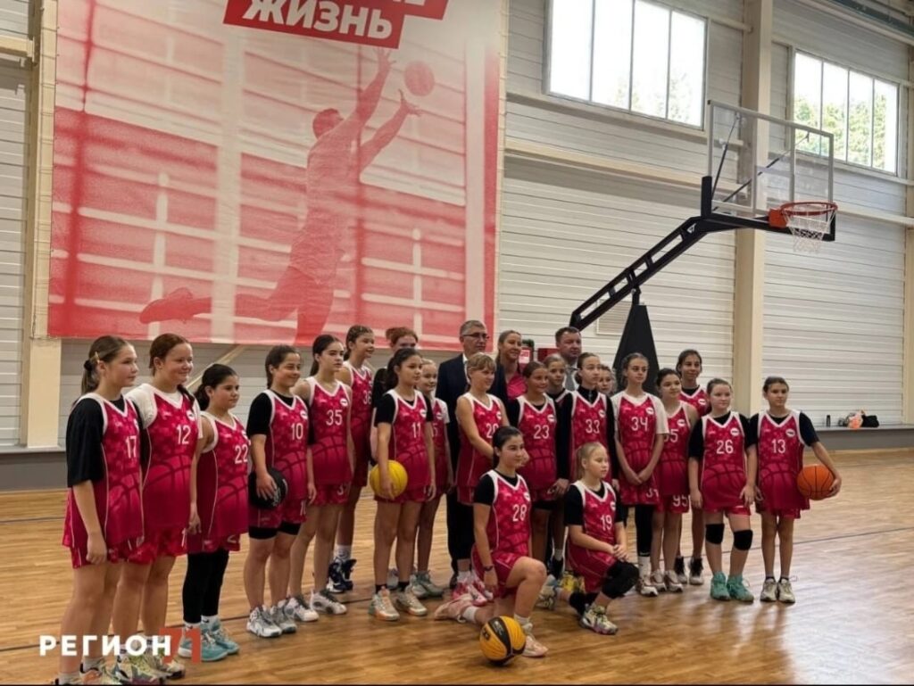 Баскетболистки ДЮСШ №1 Алексина провели тренировку в новом ФОКе «Победа» при участии губернатора