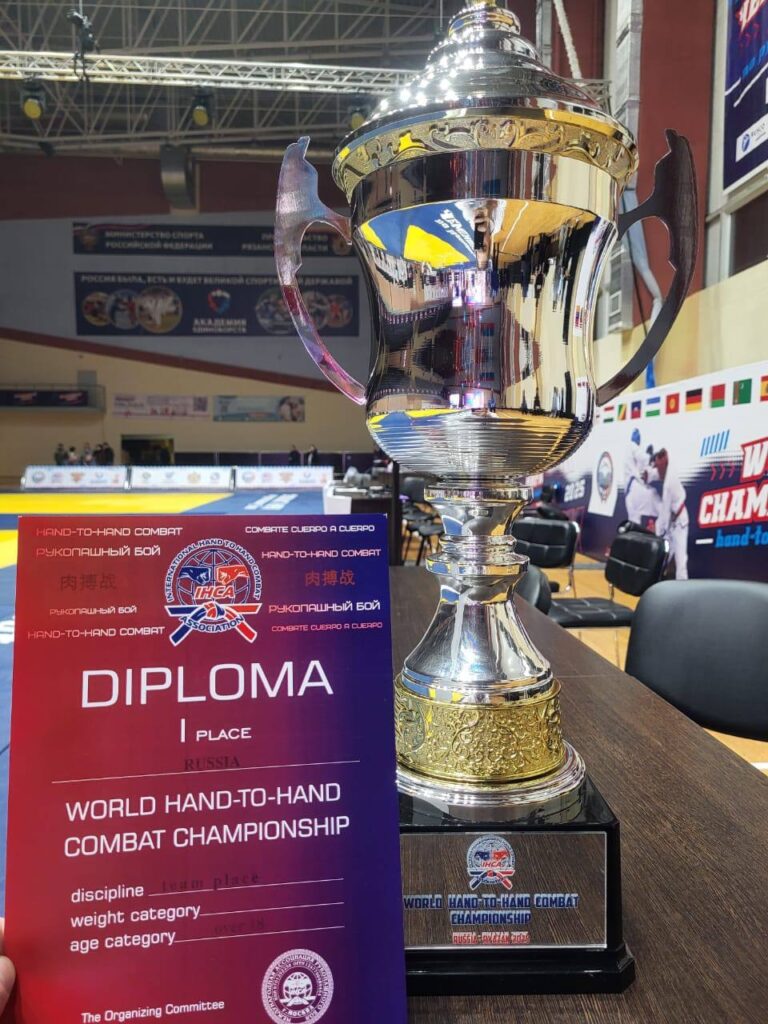 Тульские спортсмены успешно выступили на чемпионате мира по рукопашному бою в Рязани