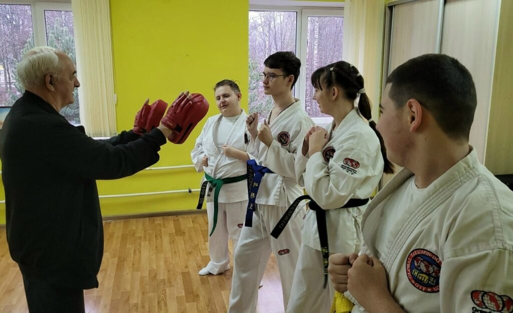 Открытая тренировка по адаптивному тхэквондо ГТФ в спорткомплексе «Химик»