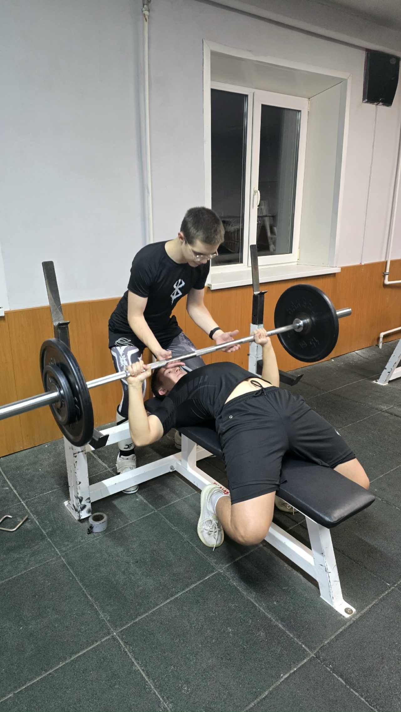 Тренировка по пауэрлифтингу