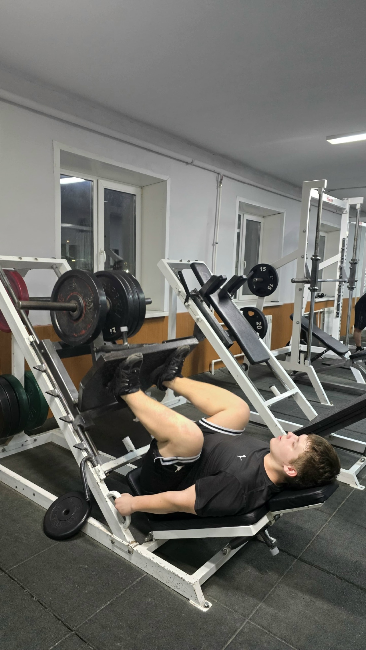 Тренировка по пауэрлифтингу