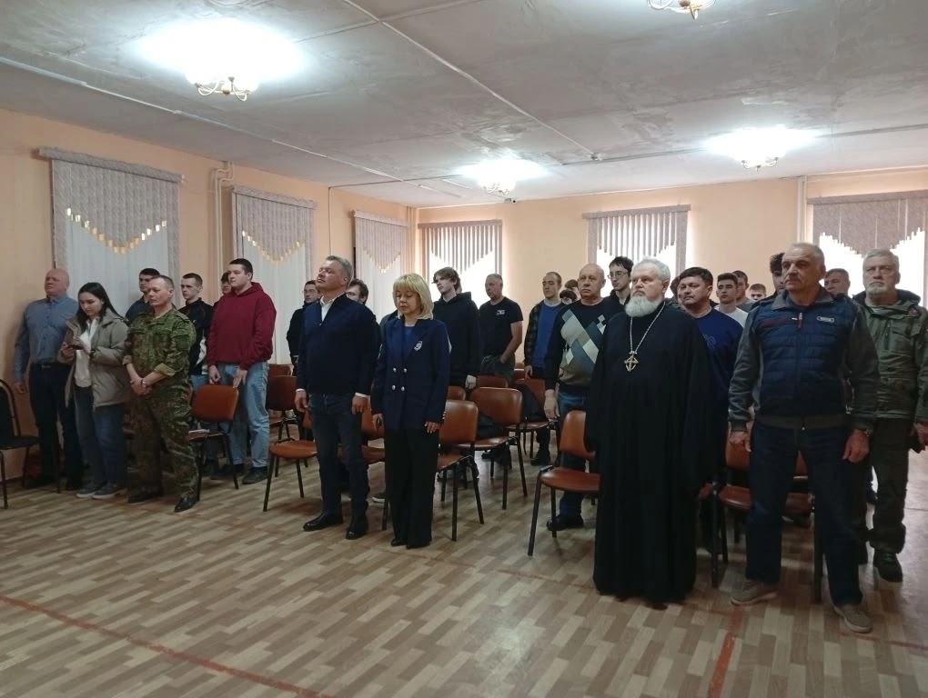В Алексине прошёл День призывника: молодёжь получила напутствия и памятные подарки