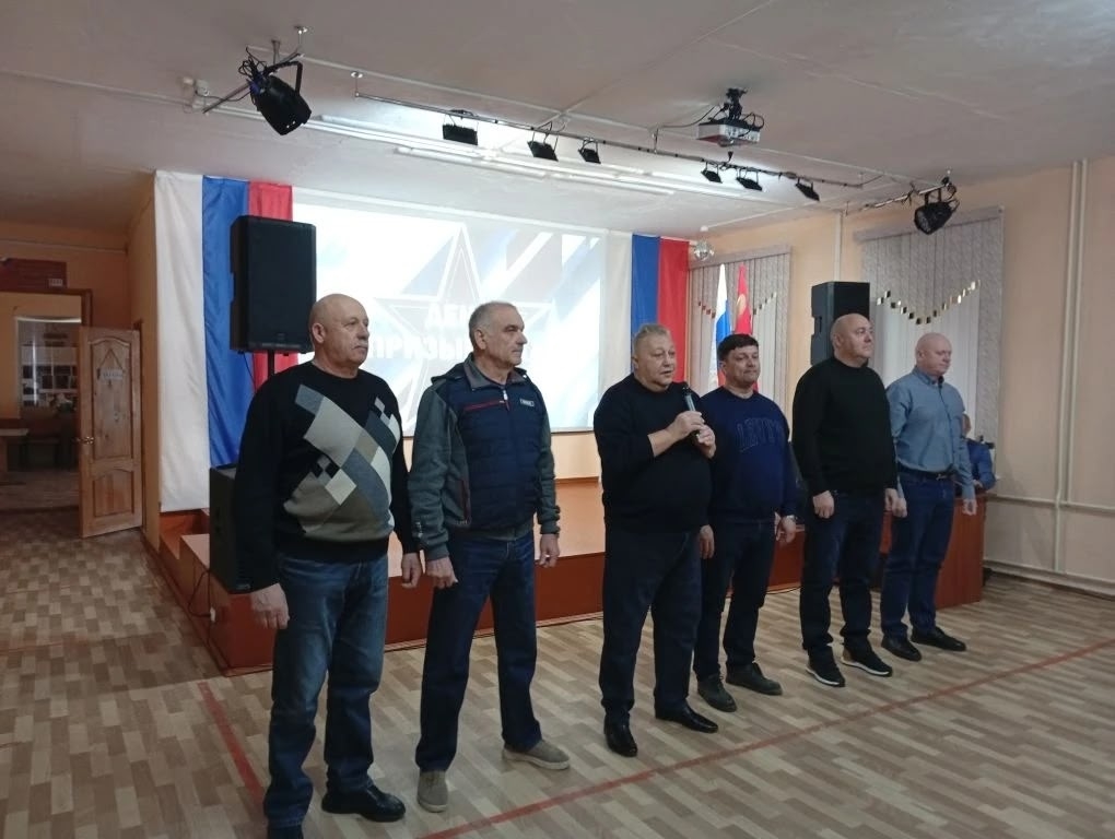 В Алексине прошёл День призывника: молодёжь получила напутствия и памятные подарки
