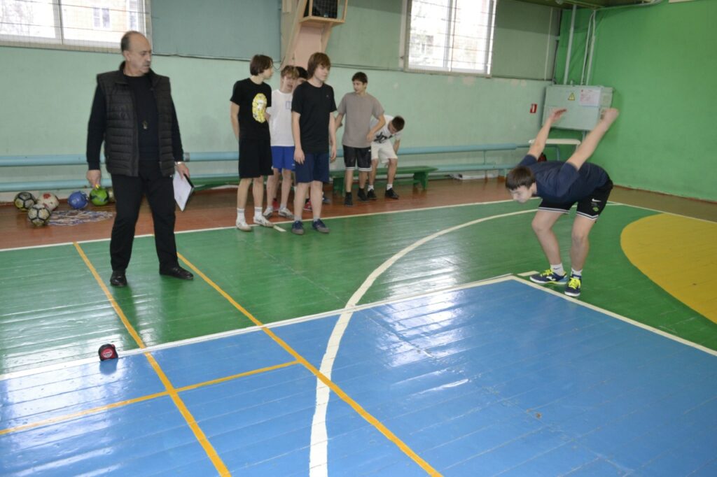 Соревнования по прыжкам в длину с места прошли в спортзале «Атлет»