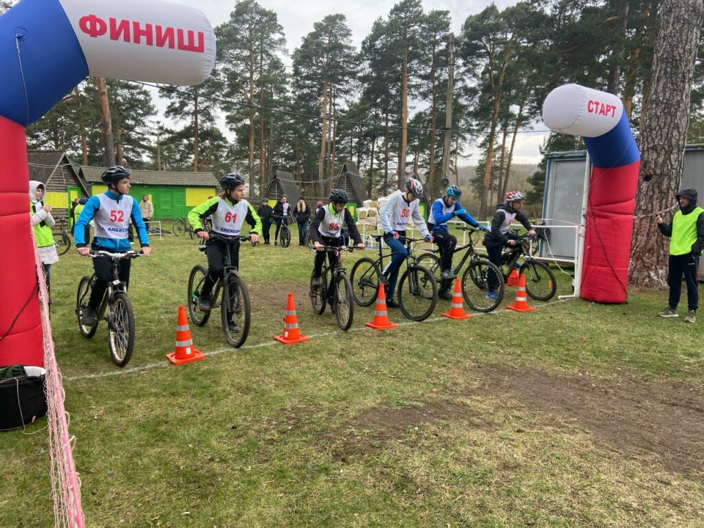 Соревнования по велоспринту в ДЮСШ «Горизонт» посвятили Году единства народов России и 700-летию Алексина