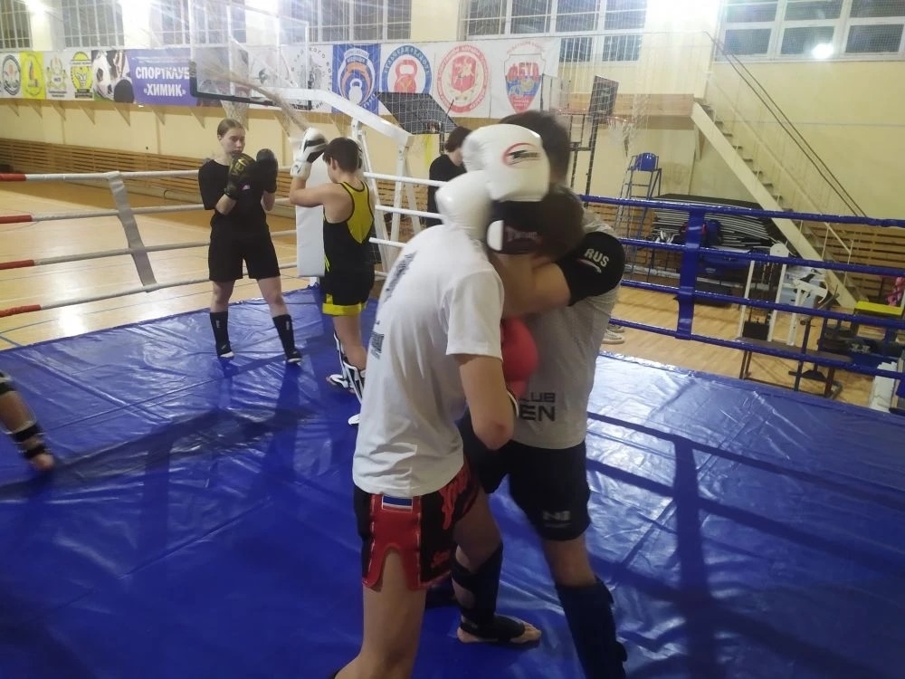 Мастер-класс по тайскому боксу для старшей группы в спорткомплексе «Химик»