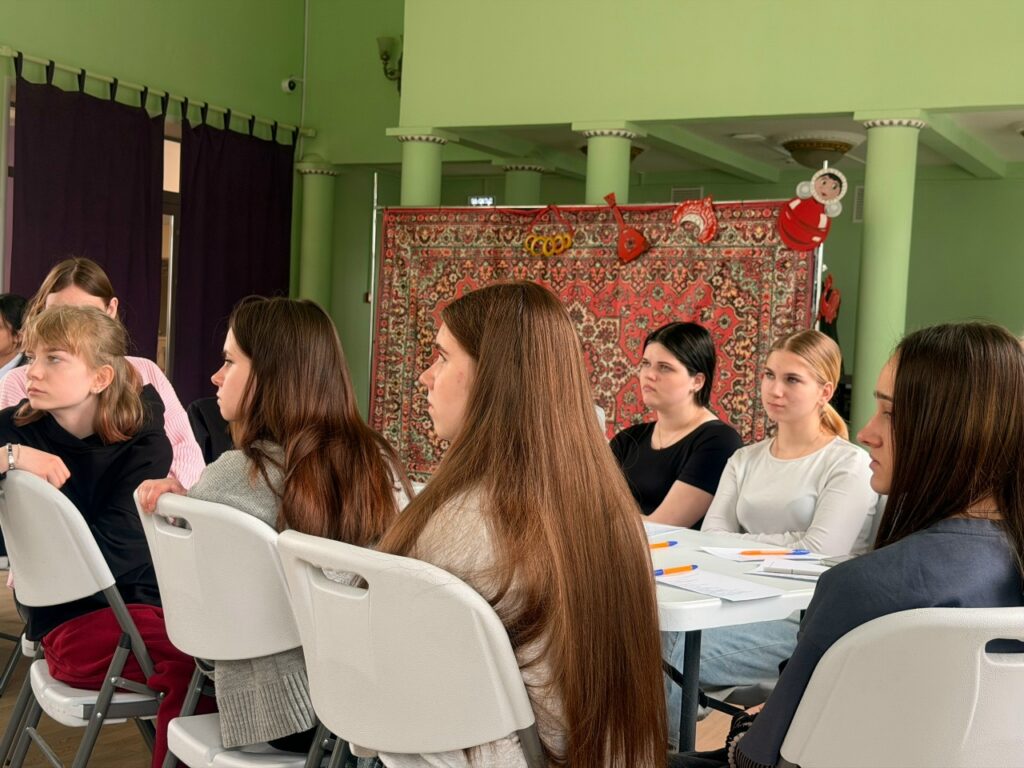 Семинар по психологической поддержке и профилактике выгорания для волонтеров центра «Чайка»
