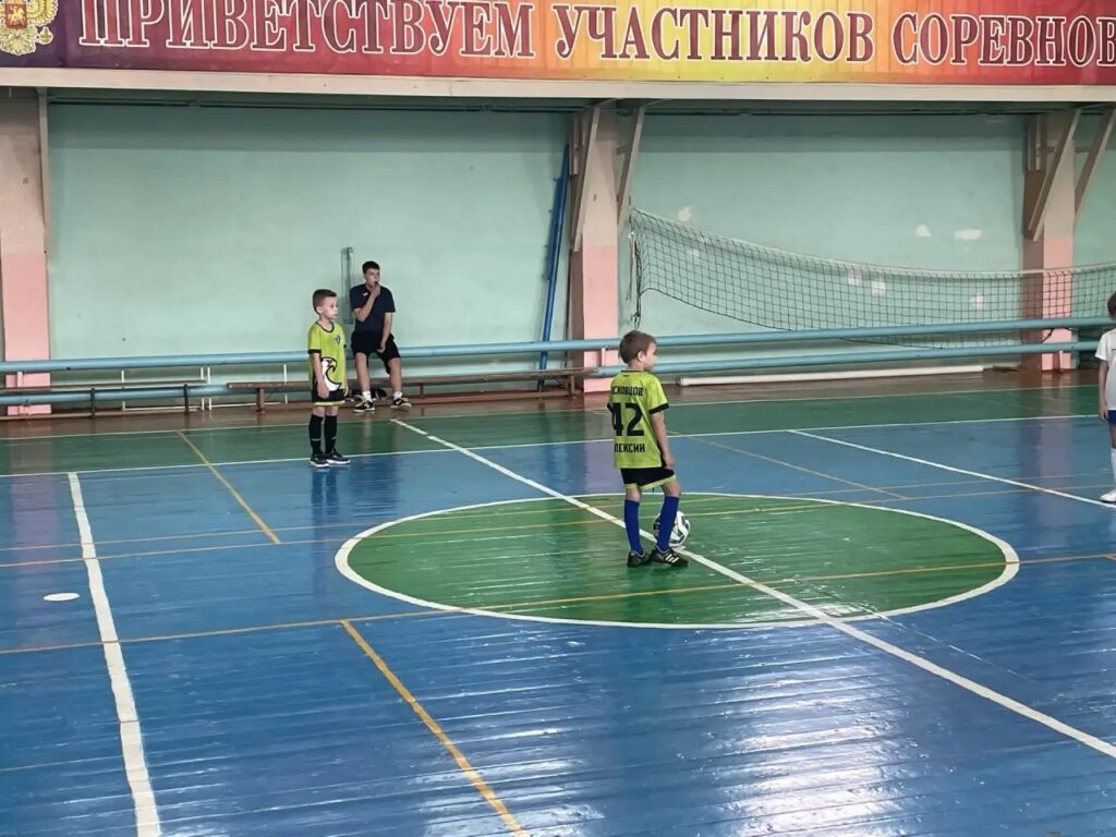 В Алексине прошла первая контрольная игра для юных футболистов