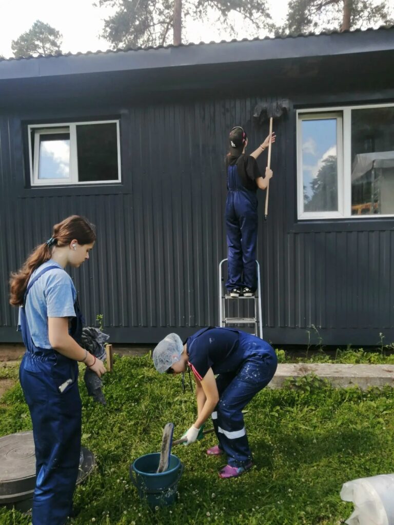 В ДЮСШ «Горизонт» завершил работу трудовой отряд