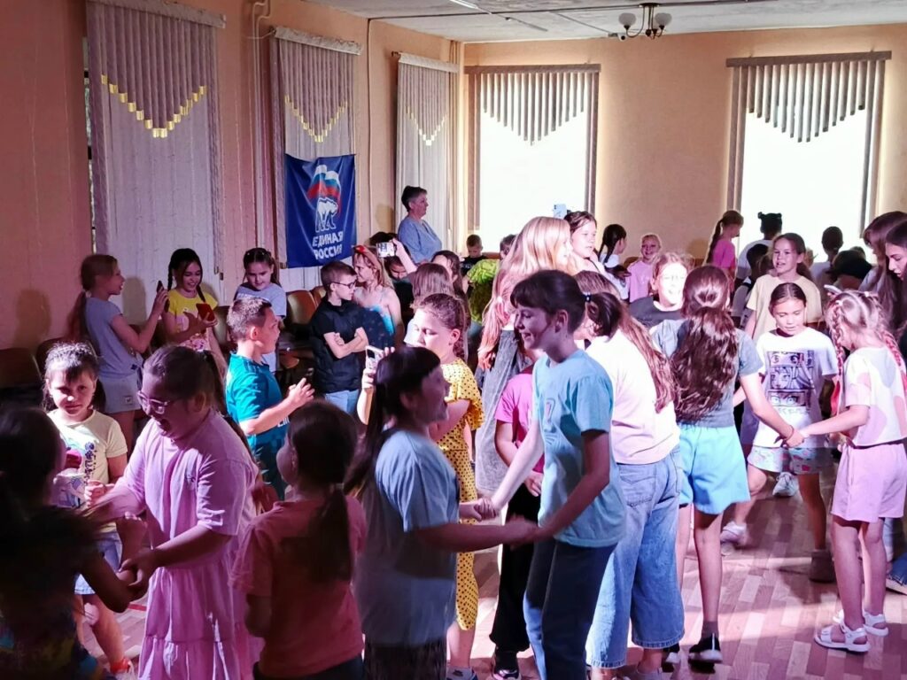 Танцевальная программа «Лето, ах, лето!» в районном Доме культуры для школьников