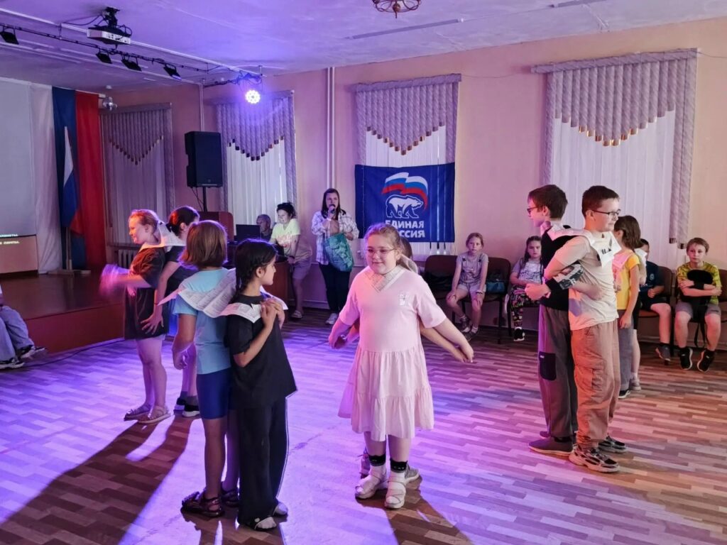 Танцевальная программа «Лето, ах, лето!» в районном Доме культуры для школьников