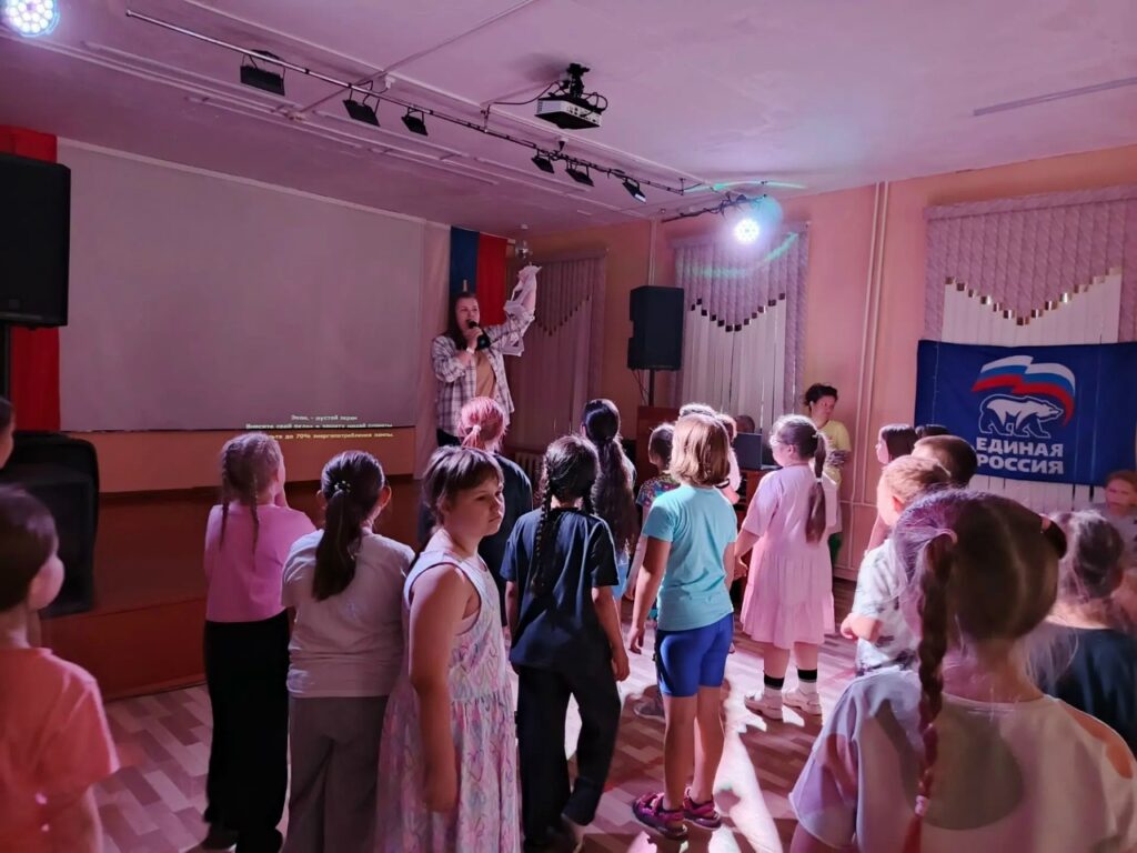 Танцевальная программа «Лето, ах, лето!» в районном Доме культуры для школьников
