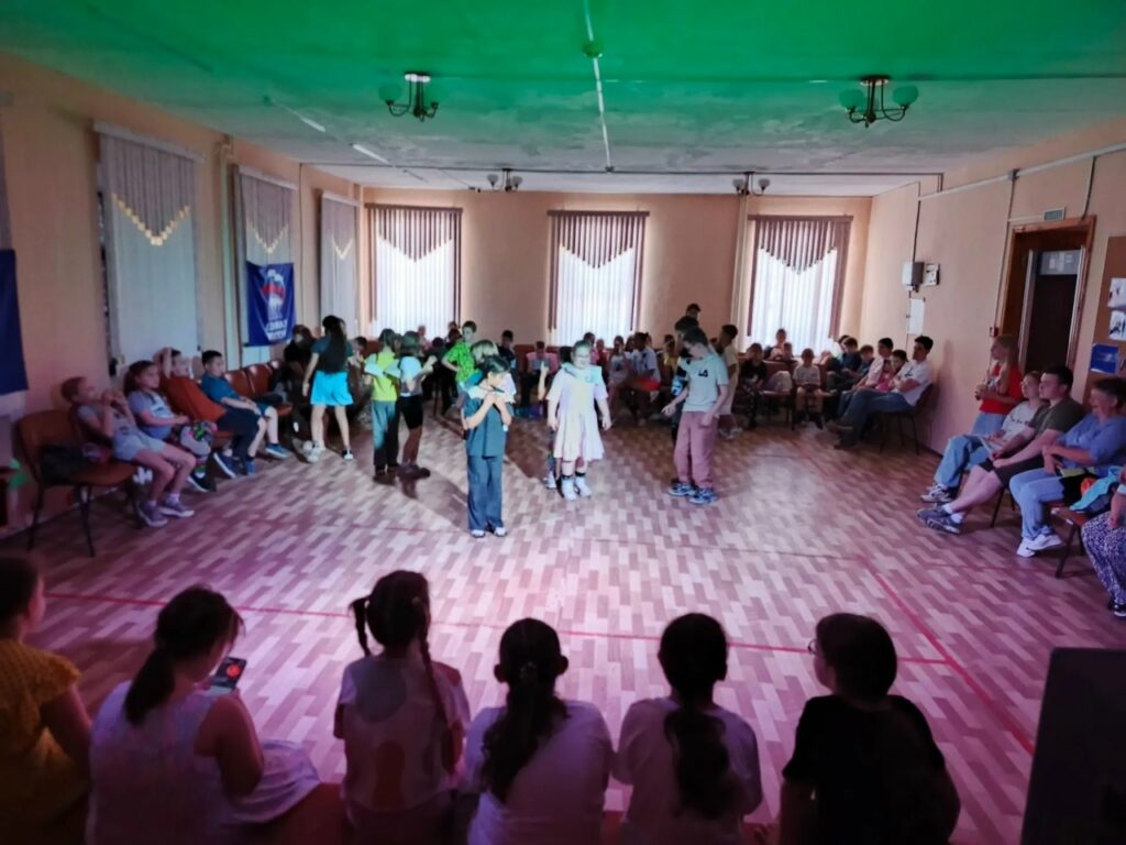Танцевальная программа «Лето, ах, лето!» в районном Доме культуры для школьников