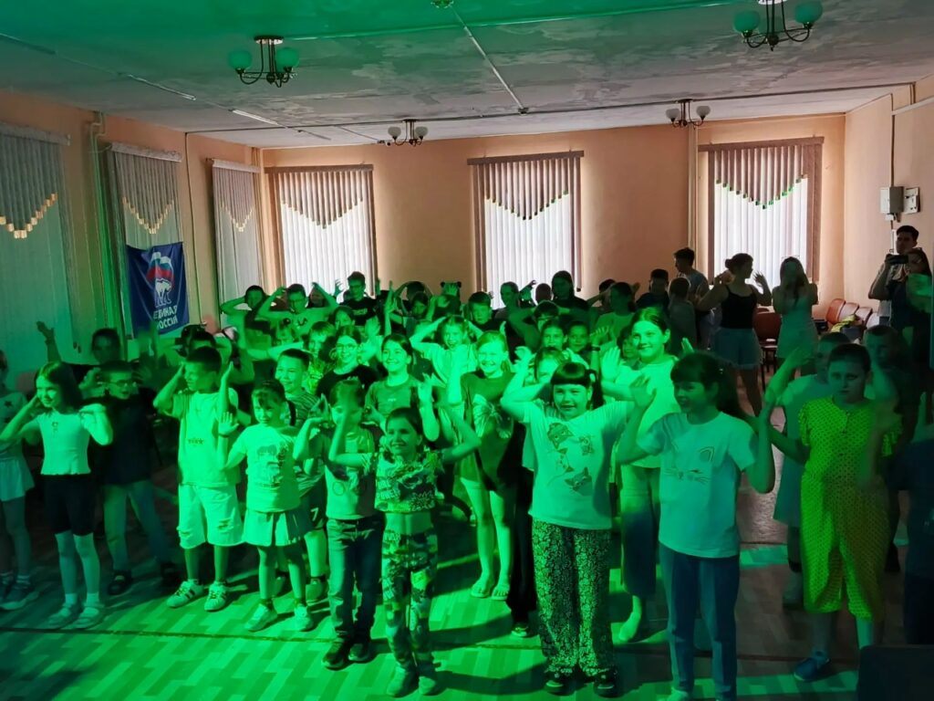 Танцевальная программа «Лето, ах, лето!» в районном Доме культуры для школьников