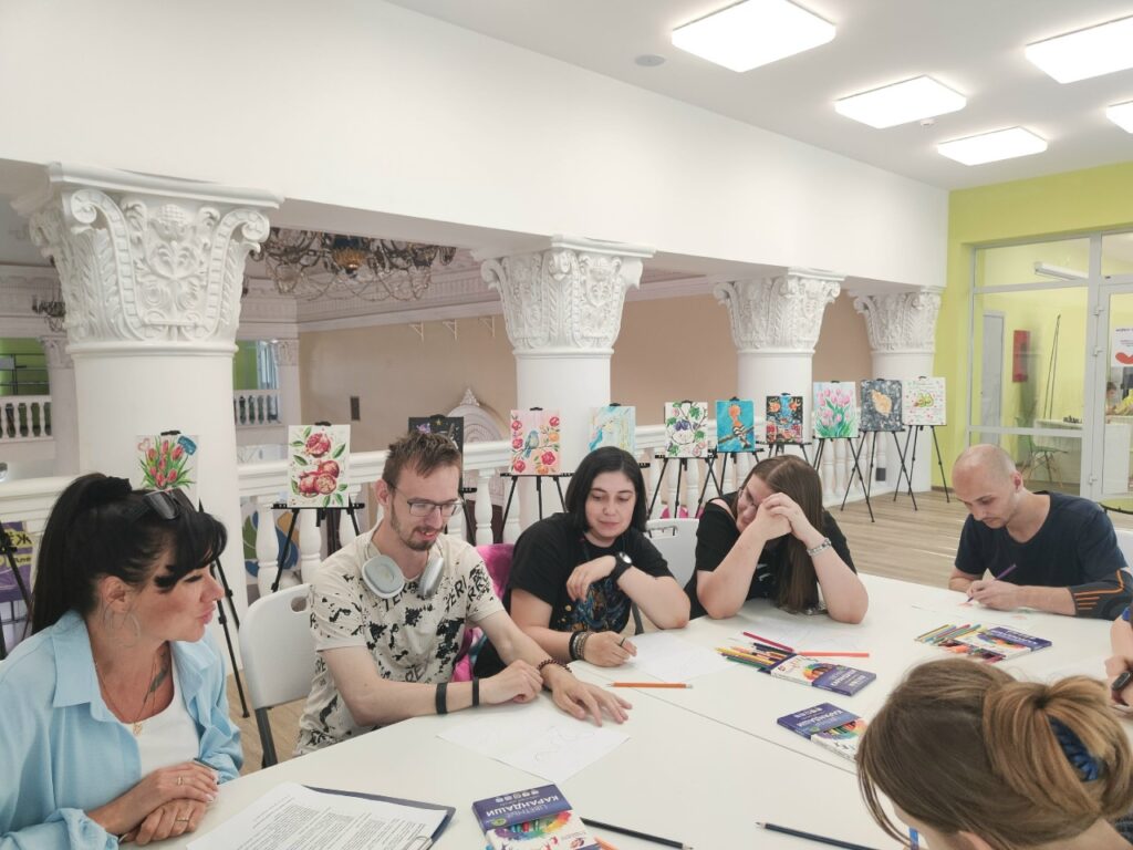 Тренинг «Линия жизни: мечты и реальность» прошёл в центре для молодёжи «Чайка»