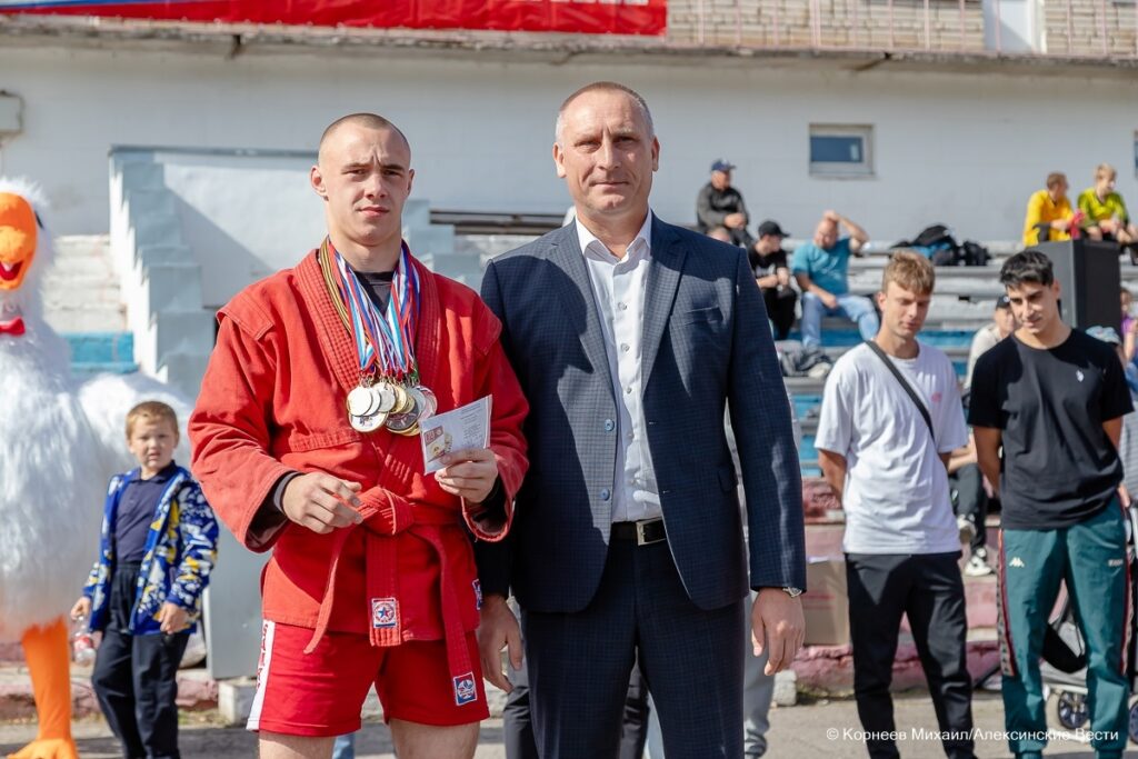 Вручение золотых знаков отличия ВФСК «ГТО» в Алексине в честь празднования Дня Тульской области
