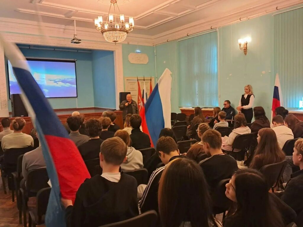 Встреча с ветеранами СВО в Центре молодёжи «Чайка»: память и единство