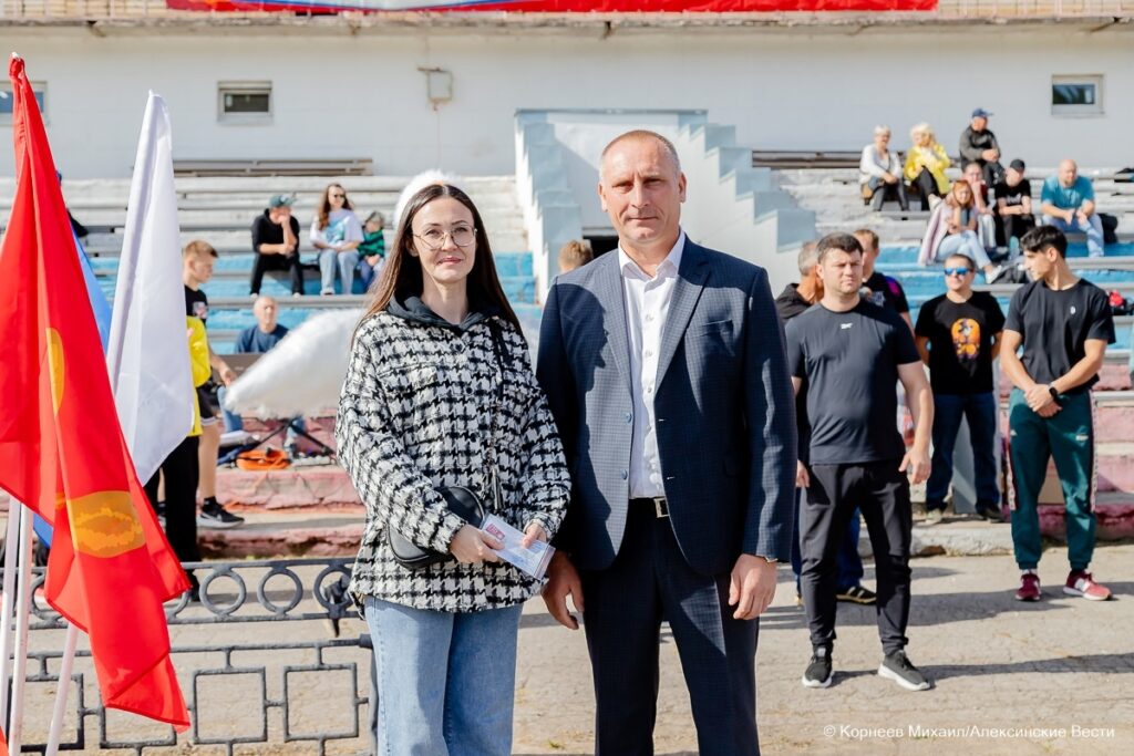 Вручение золотых знаков отличия ВФСК «ГТО» в Алексине в честь празднования Дня Тульской области