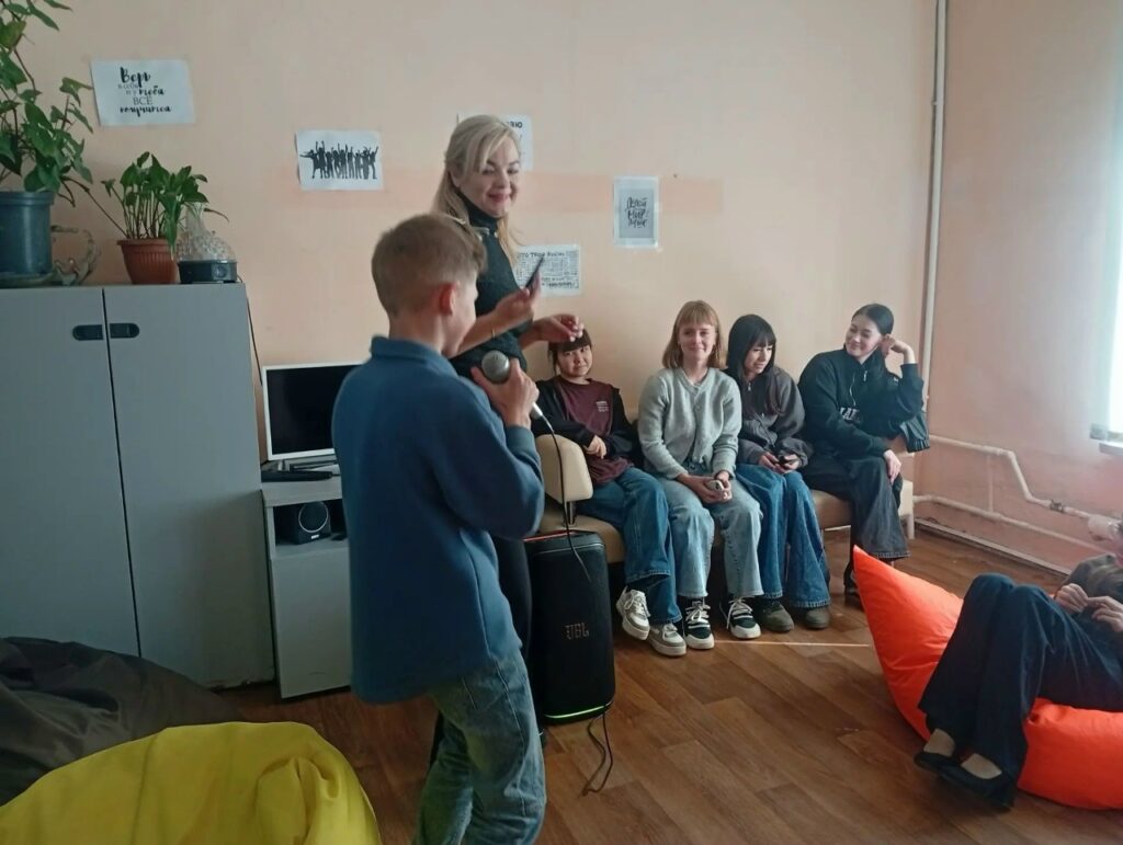 Вечер живой музыки в Центре молодёжи «Чайка»: объединение через творчество