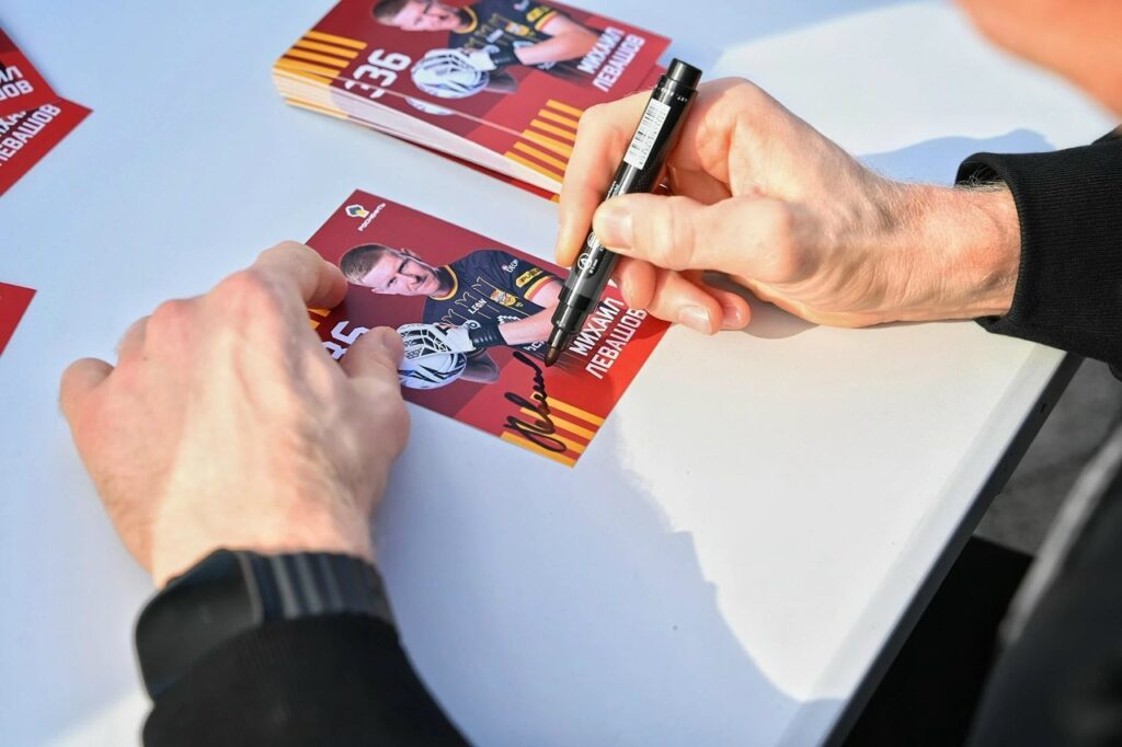 Футболисты «Арсенала» приняли участие в кулинарном поединке на фестивале «Левшин 2.0 26»