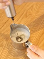 Электрический вспениватель молока беспроводной ручной Электрический Мощный смеситель из нержавеющей стали пружинный Смеситель пенообразователь для кофе капучино 1005003244757205