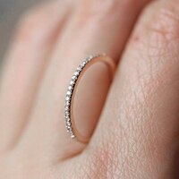 Минималистские обручальные кольца для женщин, изысканное тонкое кольцо с микро кристаллами и фианитами, ювелирные украшения для девочек R133 1942592851