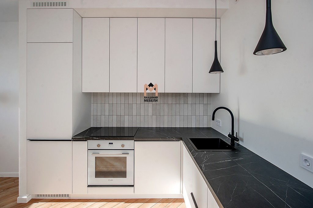 Кухонный интерьер в черно-белых цветах: секреты, приемы, особенности