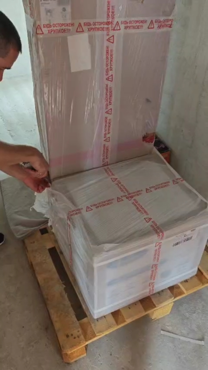 Товар упакован хорошо, все целое , комплектация полная, пока идет ремонт и еще н