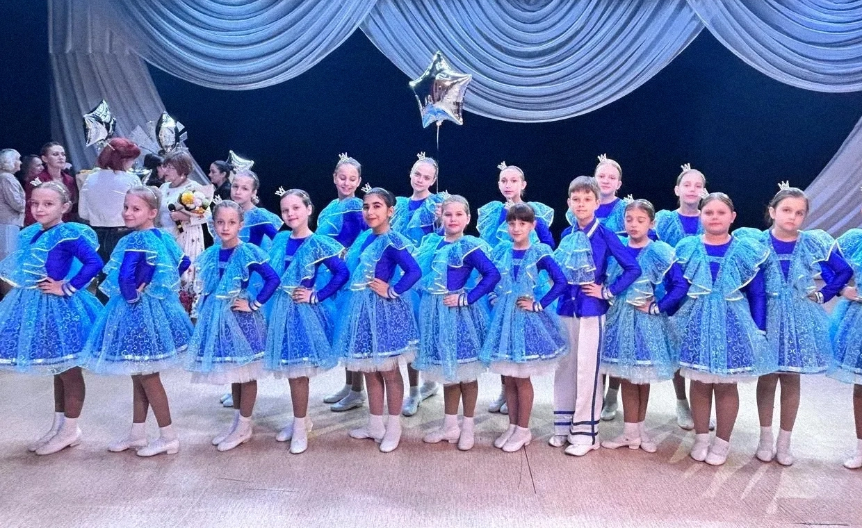 "Обнимем этот мир". Концерт Образцового ансамбля "Солнышко"