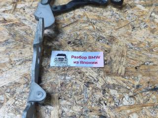 петля капота BMW 6 серия E63/E64 E64 2005, 4.8 л., N62 B48 A, бензин, АКПП, черный, кабриолет, задний привод, правый руль, 7064159