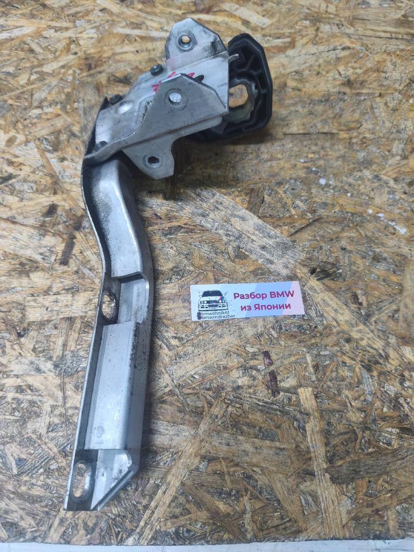 кронштейн (крепление) BMW 5 серия F07/F10/F11 F11 2010, 3.0 л., N55 B30 A, бензин, АКПП, белый, универсал, задний привод, правый руль, 7186513 - фото №1