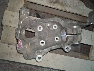 кулак поворотный правый BMW 6 серия E63/E64 E64 2005, 4.8 л., N62 B48 A, бензин, АКПП, черный, кабриолет, задний привод, правый руль, 31216762018, 31216762017