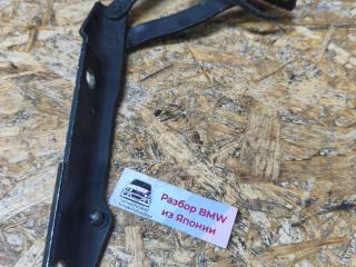 петля капота BMW 5 серия E60/E61 E60 2004, 3.0 л., M54 B30 (306S3), бензин, АКПП, темно-зелёный, седан, задний привод, 41617008728, 7008728
