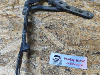 петля капота левая BMW 3 серия E46 [рестайлинг] 2004, 3.0 л., M54 B30 (306S3), бензин, МКПП, задний привод, 8200123