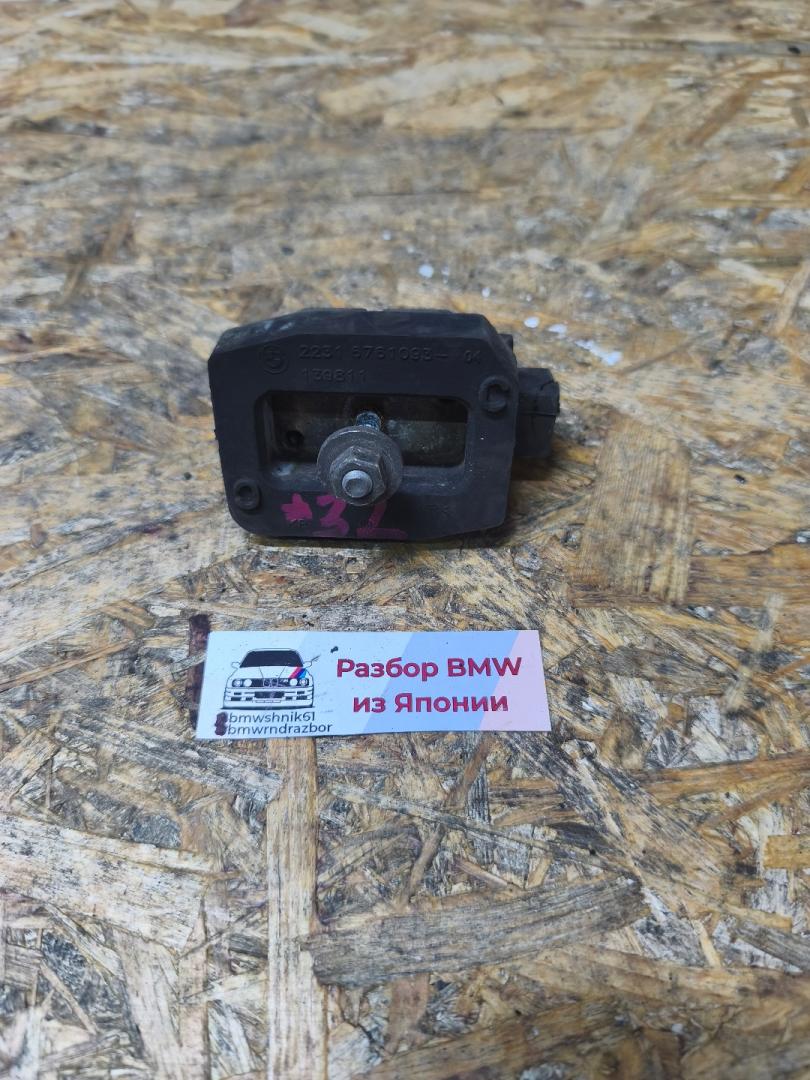 подушка крепления КПП BMW 5 серия E60/E61 E60 2004, 3.0 л., M54 B30 (306S3), бензин, АКПП, темно-зелёный, седан, задний привод, 22316761093, 6761093 - фото №1