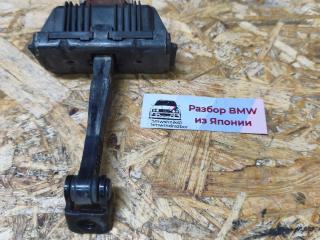ограничитель открывания двери BMW 3 серия E90/E91/E92/E93 [рестайлинг] E90 2008, 2.0 л., N47 D20 C, дизель, АКПП, black sapphire metallic (475), седан, 7176807, 51217176807