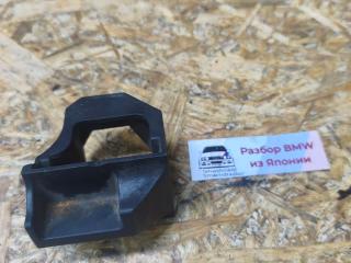 кронштейн (крепление) BMW 1 серия E81/E82/E87/E88 E87 2005, 2.0 л., N46 B20 B, бензин, АКПП, белый, хетчбэк 5 дв., передний привод, правый руль, 17117526443, 7526443