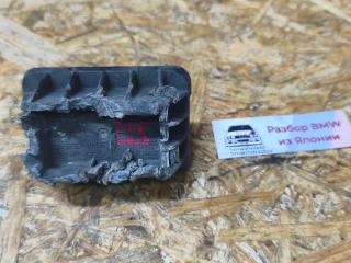 опора под домкрат (поддомкратная подушка) BMW 1 серия E81/E82/E87/E88 E87 2005, 2.0 л., N46 B20 B, бензин, АКПП, белый, хетчбэк 5 дв., передний привод, правый руль, 31717123311, 7123311