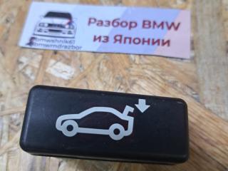 кнопка открытия багажника BMW 7 серия E65/E66/E67 [рестайлинг] E65 2007, 4.0 л., N62 B40 A, бензин, АКПП, black sapphire metallic (475), седан, задний привод, правый руль, 8375580, 61318375580
