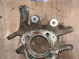 кулак задний правый BMW 5 серия F07/F10/F11 F10 2012, 2.0 л., N20 B20 A, бензин, АКПП, седан, правый руль, 6793770, 33326793770