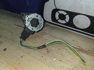 корректор фар BMW 5 серия E60/E61 E60 (2002 - 2007), 3.0 л., M54 B30 (306S3), бензин, АКПП, чёрный, седан, задний привод, 8352206, 67168352206
