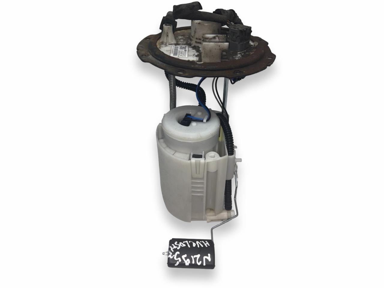 насос топливный Hyundai Veloster 1 поколение 2012, 1.6 л., GDi, G4FD, бензин, 6МКПП, scarlet sage / p9r, хетчбэк 3 дв., передний привод, правый руль, 31110-2V100, 08300-1940 - фото №1